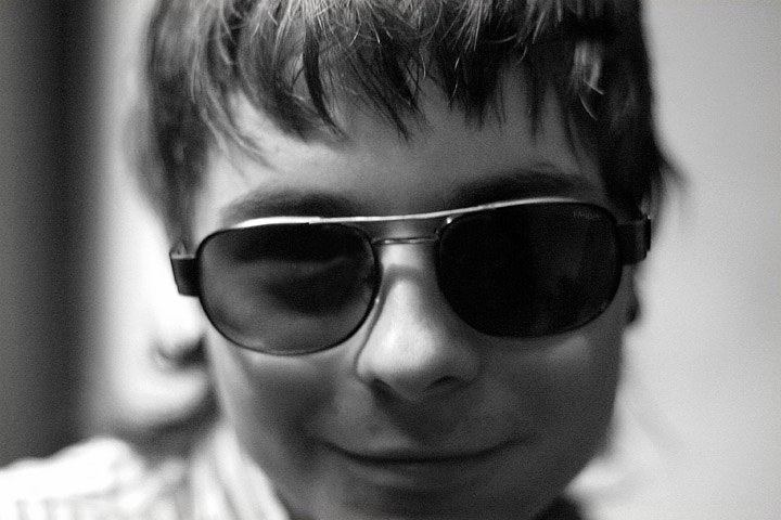Glamour Noir bass frog face glomour glasses aprture portrait