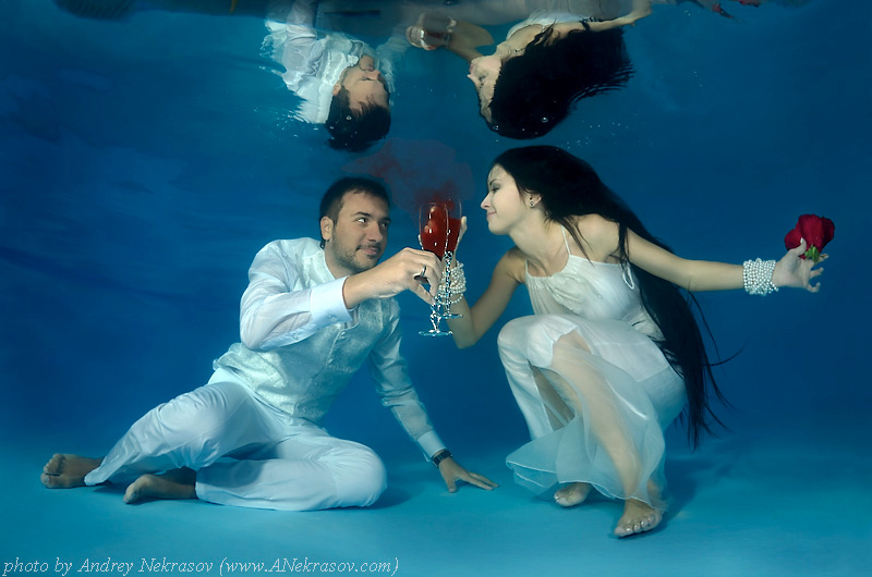 Первый тост art,fashion,water,арт,бассейн,водой,креатив,мода,модель,под,подводная,стиль,фешн,фотография,underwater,фэшен,pool,under,UW
