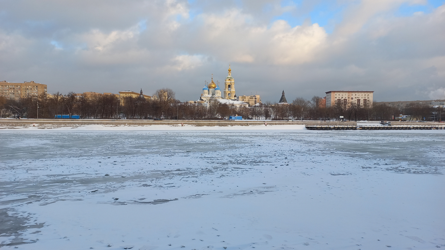 Вид на Новоспасский монастырь Москва