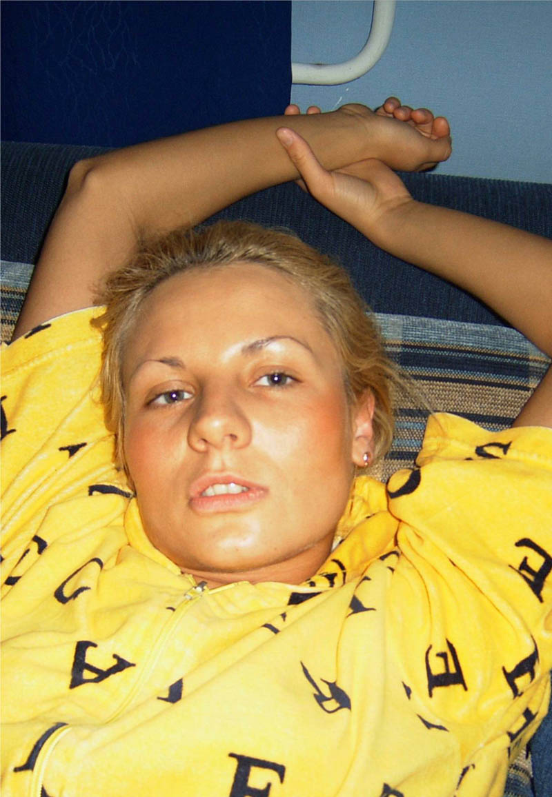 она девушка