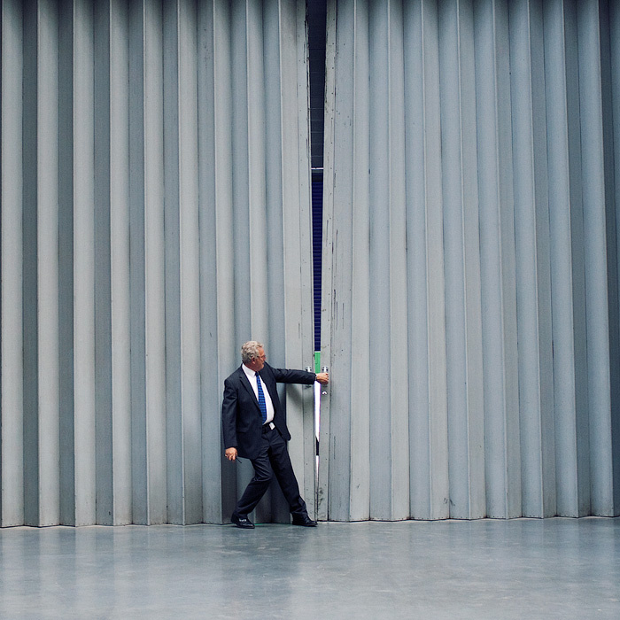 mind the doors  