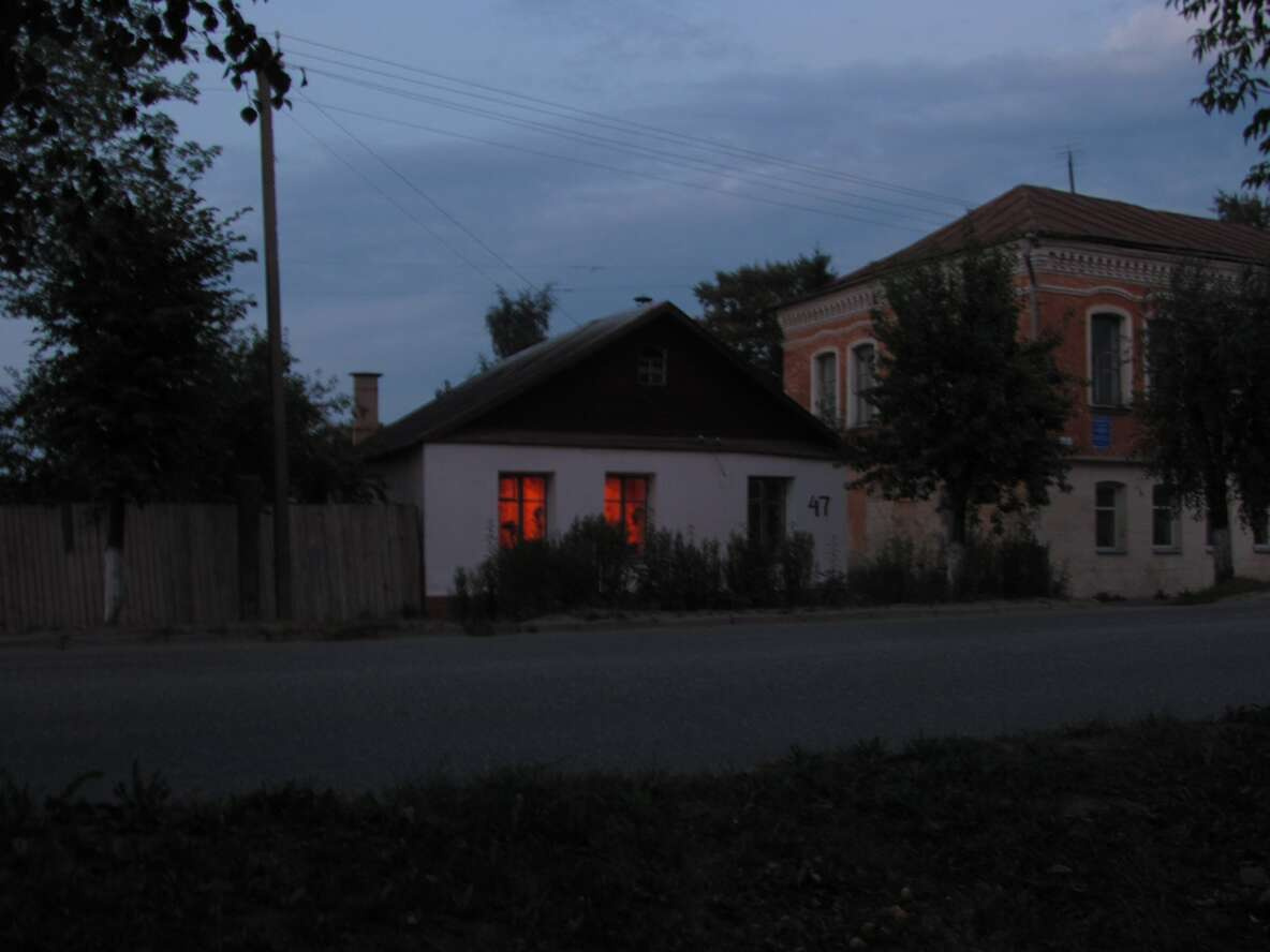 провинциальная "улица красных фонарей" красный, фонарь, тверская, старица, дом,окна
