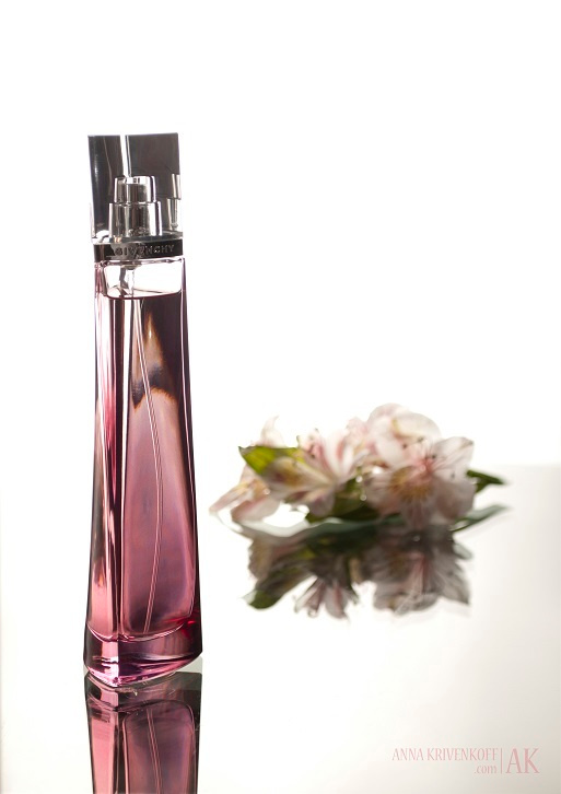 Флёр.......Givenchy..... реклама парфюм духи цветы лилия свет стекло