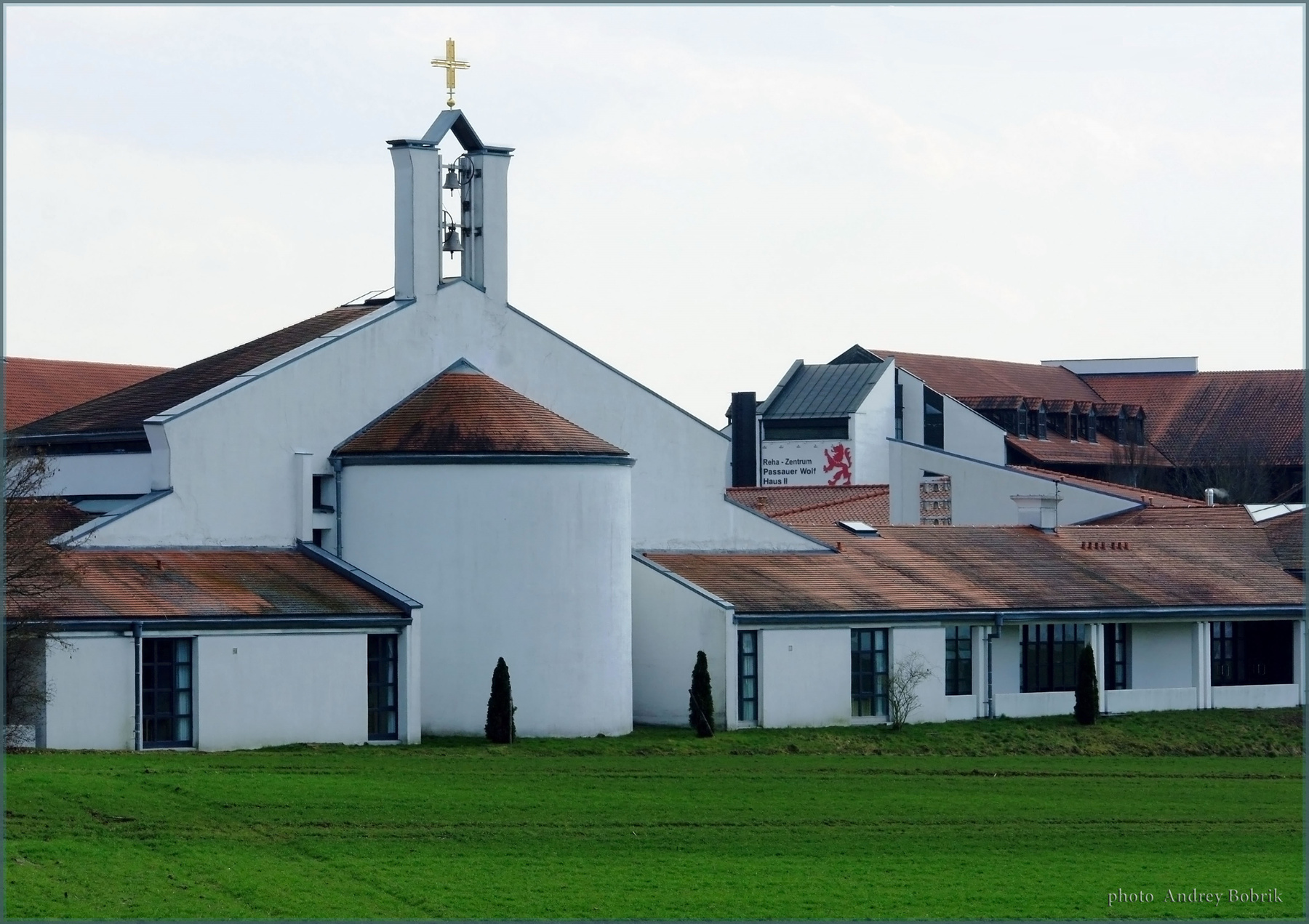 Современная церковь Германия Бавария Bad-Griesbach-Therme дорога деревня церковь