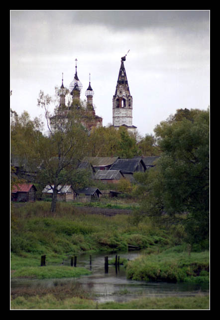 Повинная голова церковь купол река осень