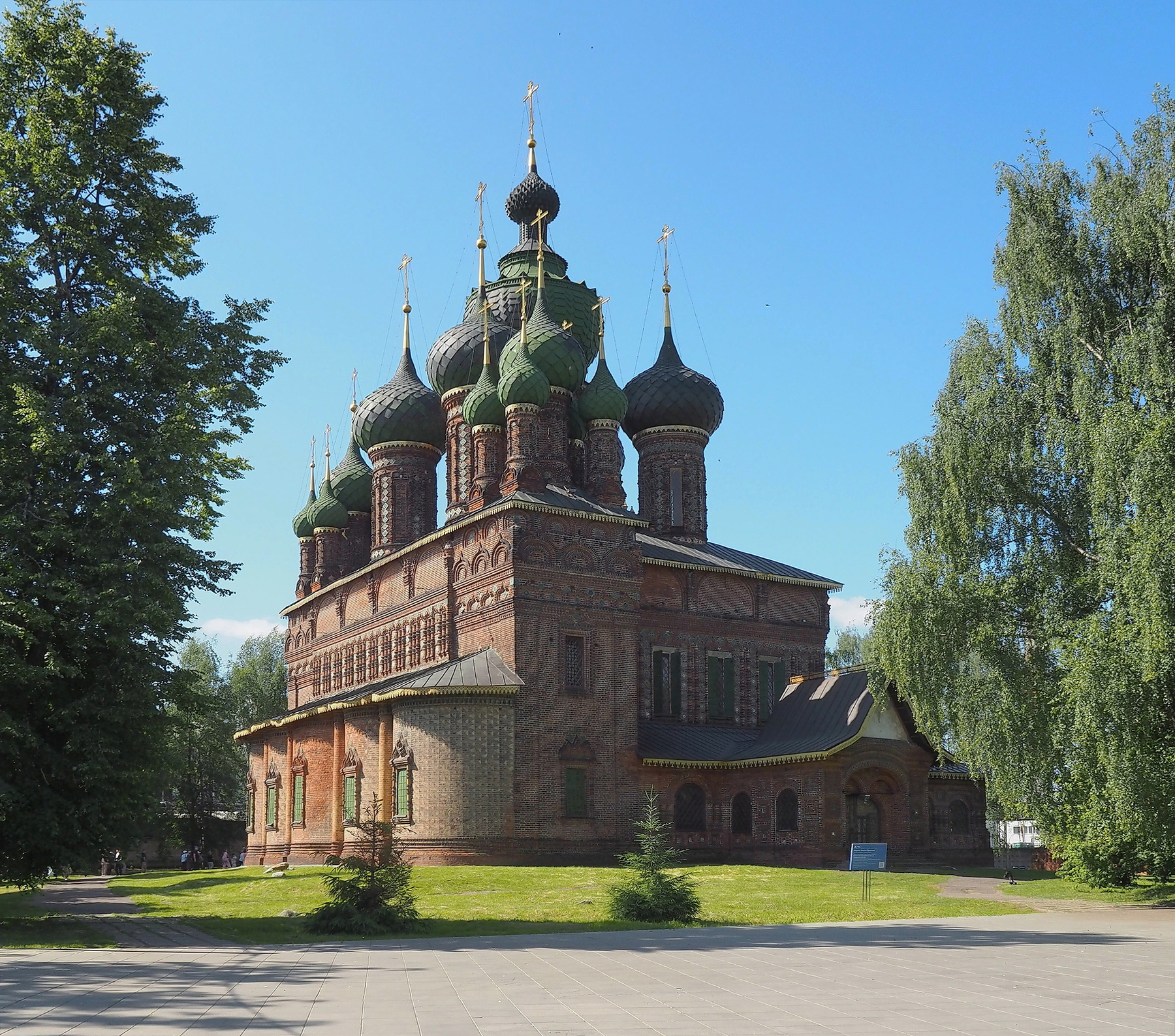 Храм Иоанна Предтечи в Ярославле 