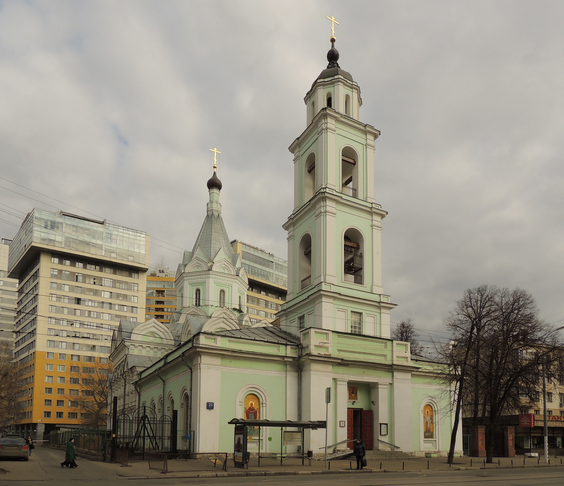 Церковь Троицы Живоначальной на Шаболовке. архитектура город москва улица храм церковь шабловка Троицы Живоначальной Никитин Москворецкое благочиние
