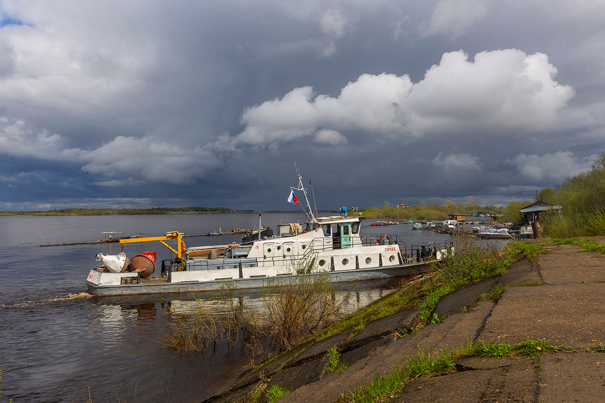 Бакенщик. катер корабль река вода берег