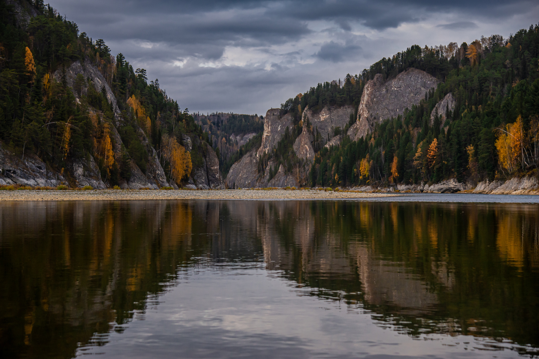 впереди ущелье 