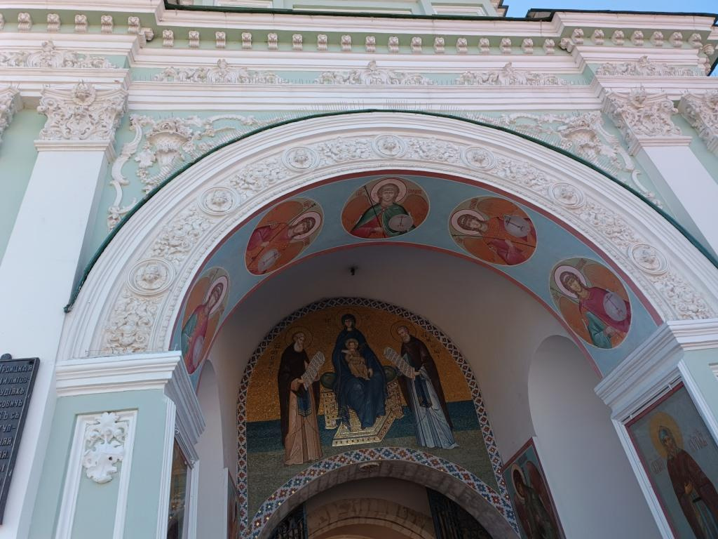Сергиев Посад. Свято-Троицкая Сергиева лавра. Святые ворота. Сергиев Посад Свято-Троицкая Сергиева лавра Святые ворота