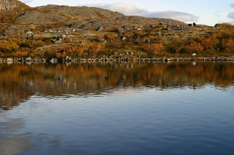 Зеркало осени Озеро, сопка, осень