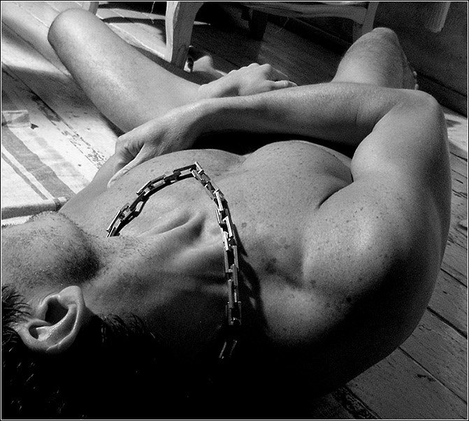 v starom dome... paren nude