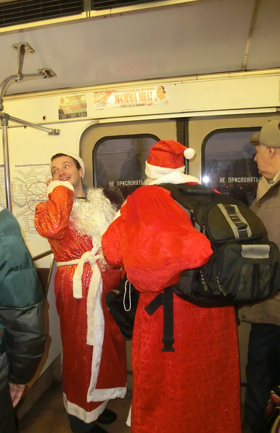 ***Когда наверху пробки... метро