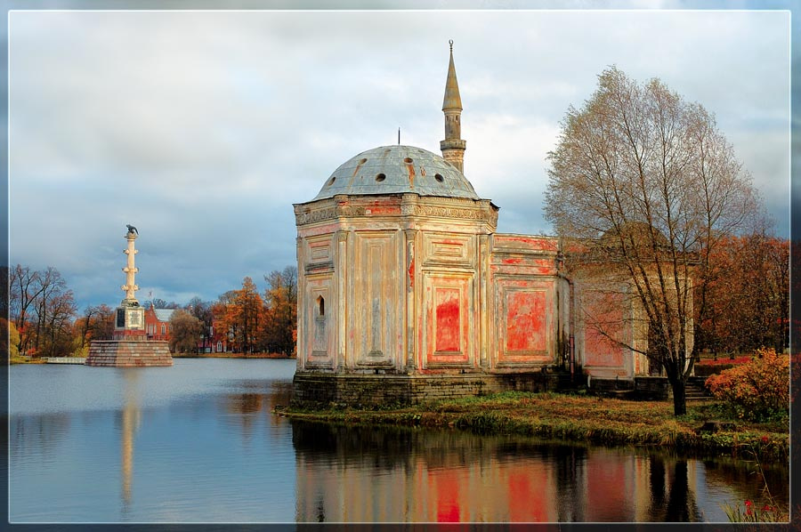 замок на воде замок, Пушкин, осень,озеро