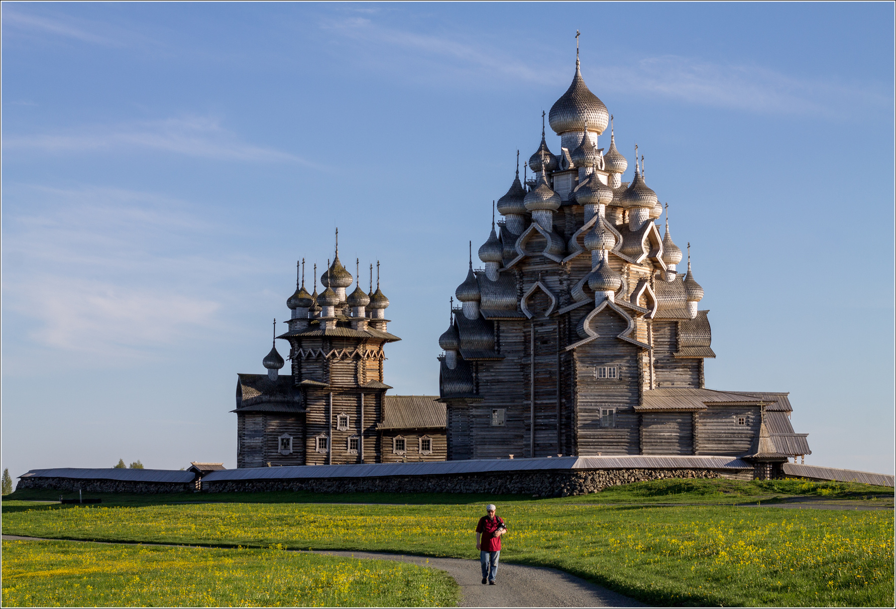 Дорогу осилит идущий Кижи Кижский погост Карелия остров идущий