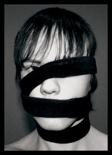 K . look through stereotypes портрет ч/б