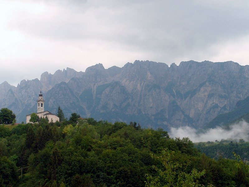дождь... Italy Италия Dolomite Доломиты церковь горы дорога  туман дождь