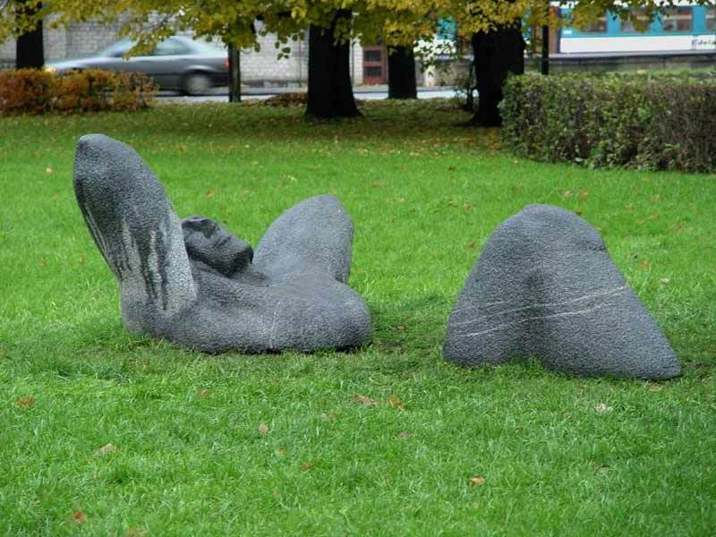 На отдыхе Отдых, Скульптура
