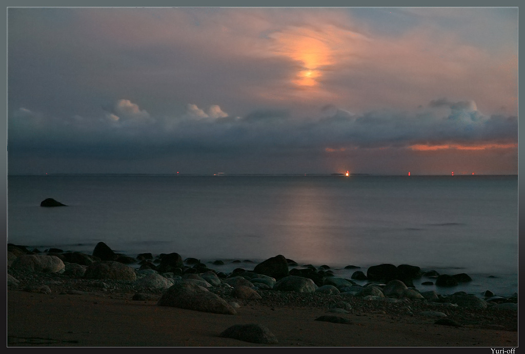 MOON LIGHT GULF... 