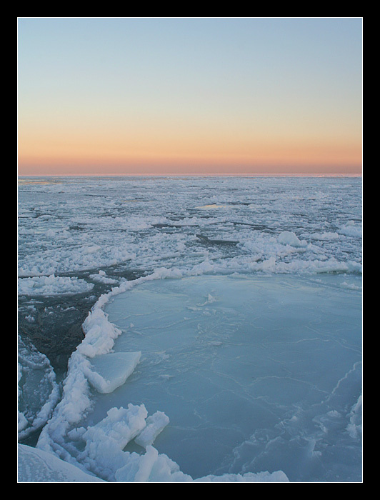 *** Черное море лед зима