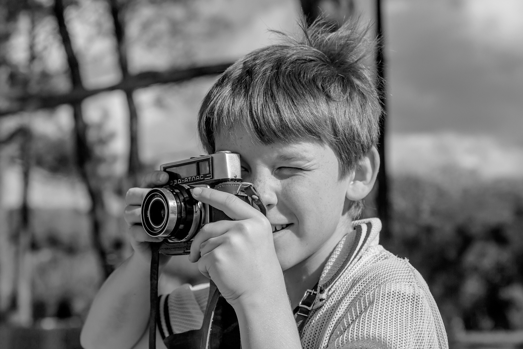 Фотография 9 на 12 с наивной подпись: "На память!" 