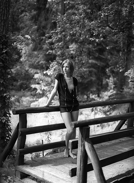 Nathalie on the bridge nude