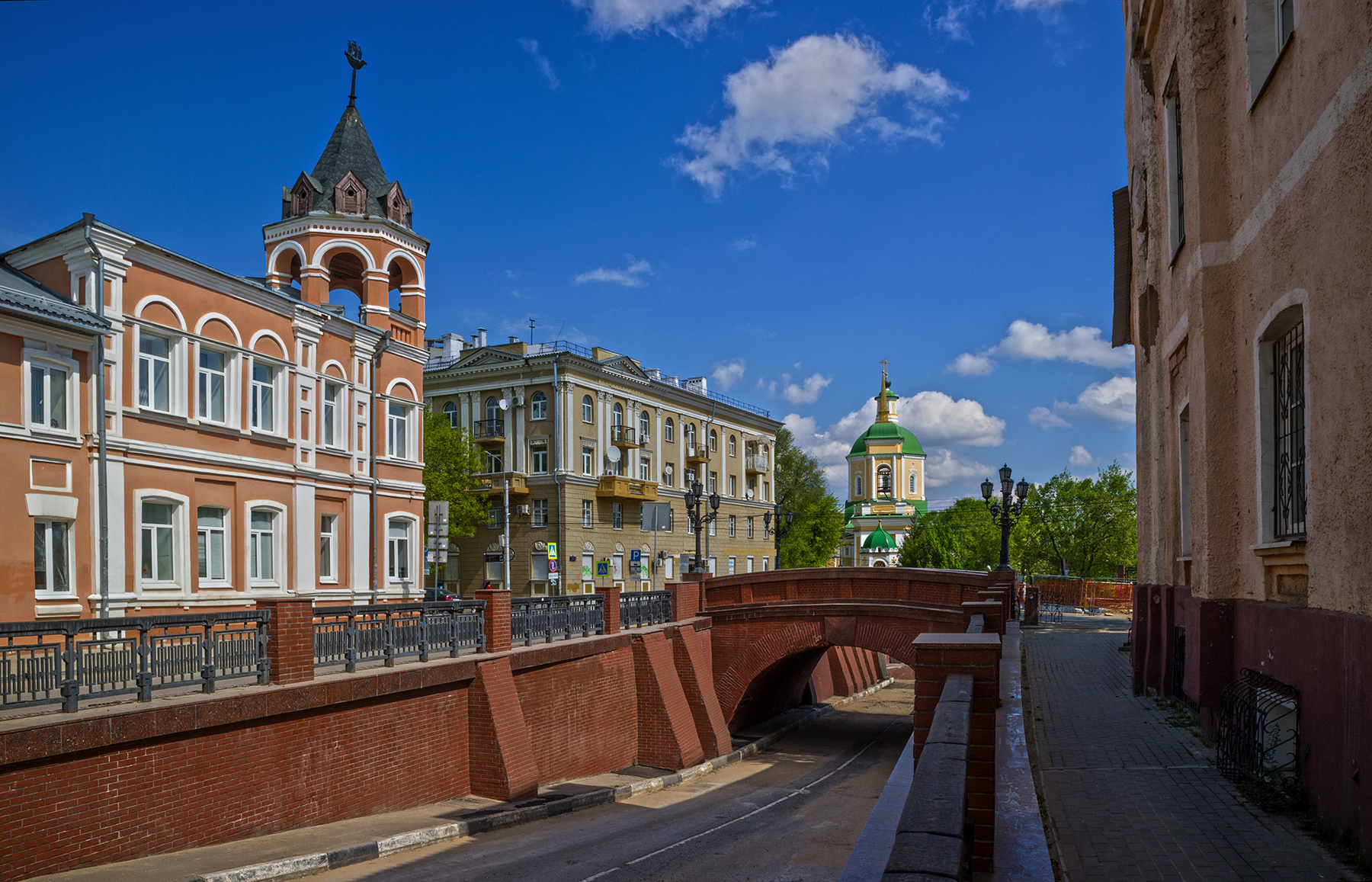 У Каменного моста каменный мост Александринский детский приют Воскресенский храм