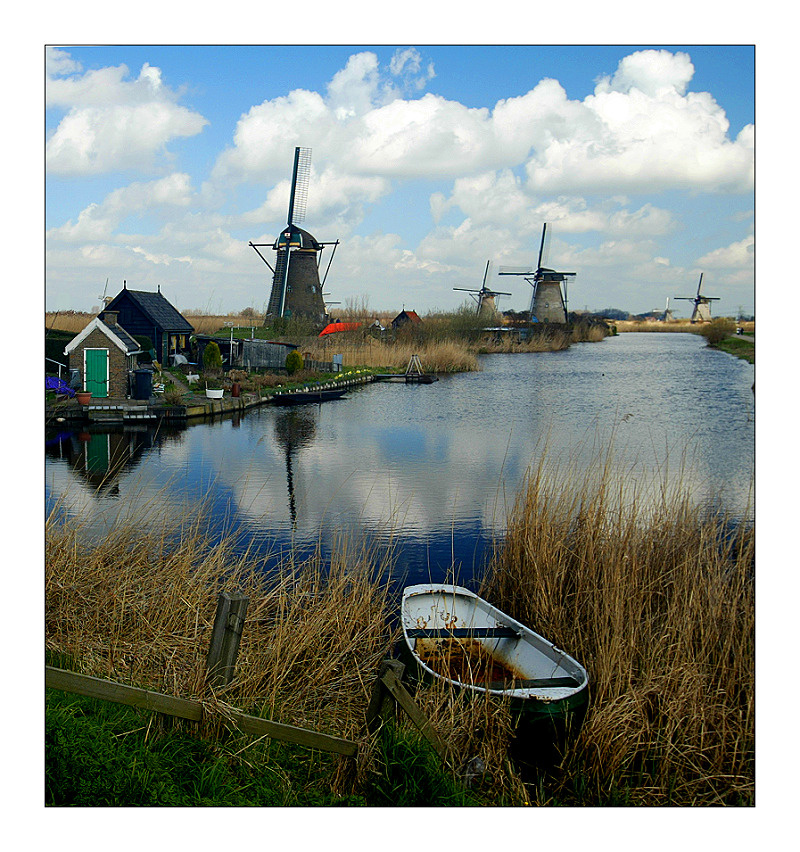 * Небо  тучки  домик  травка  канал  лодка  мельница  Holland  Kinderdijk