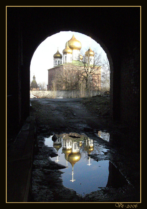 После дождя отражение в воде