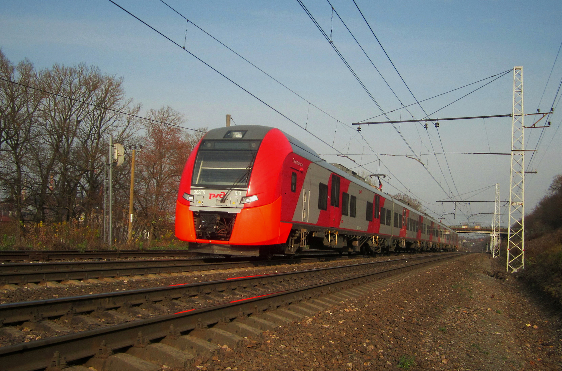 ЭС2ГП - 013 ЭС2ГП электропоезд Ласточка осень железная дорога