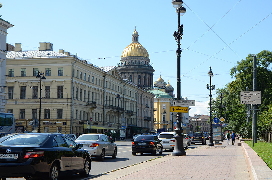 В Петербурге петербург адмиралтейский проспект