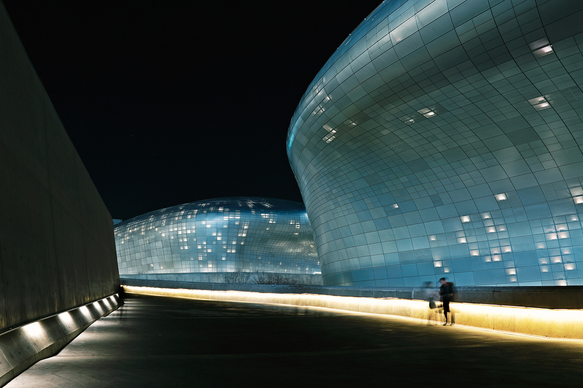 Dongdaemun Design Plaza сеул южная корея архитектура ночь ddp