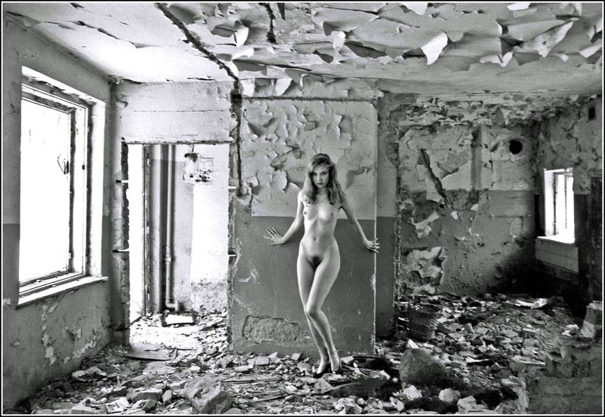 nude 