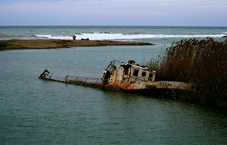 Где то на Чёрном море.... Море речка ветер