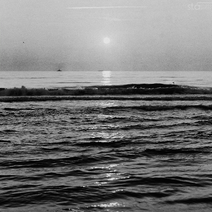 *** calm baltic sea bw skyline sunset boat analog zenit 