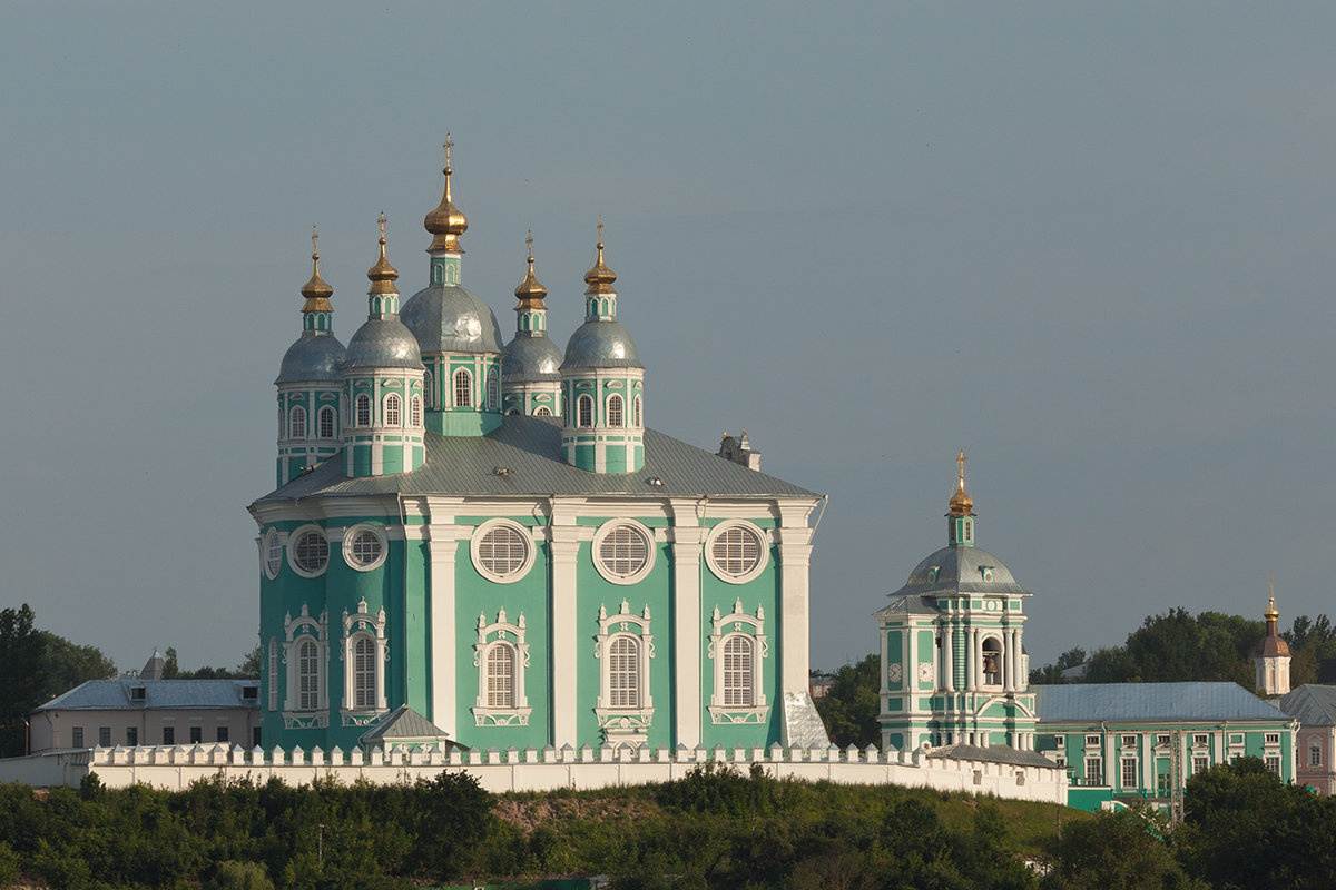 Смоленск. Собор Успения Пресвятой Богородицы. архитектура Смоленск собор свет город вид христианство