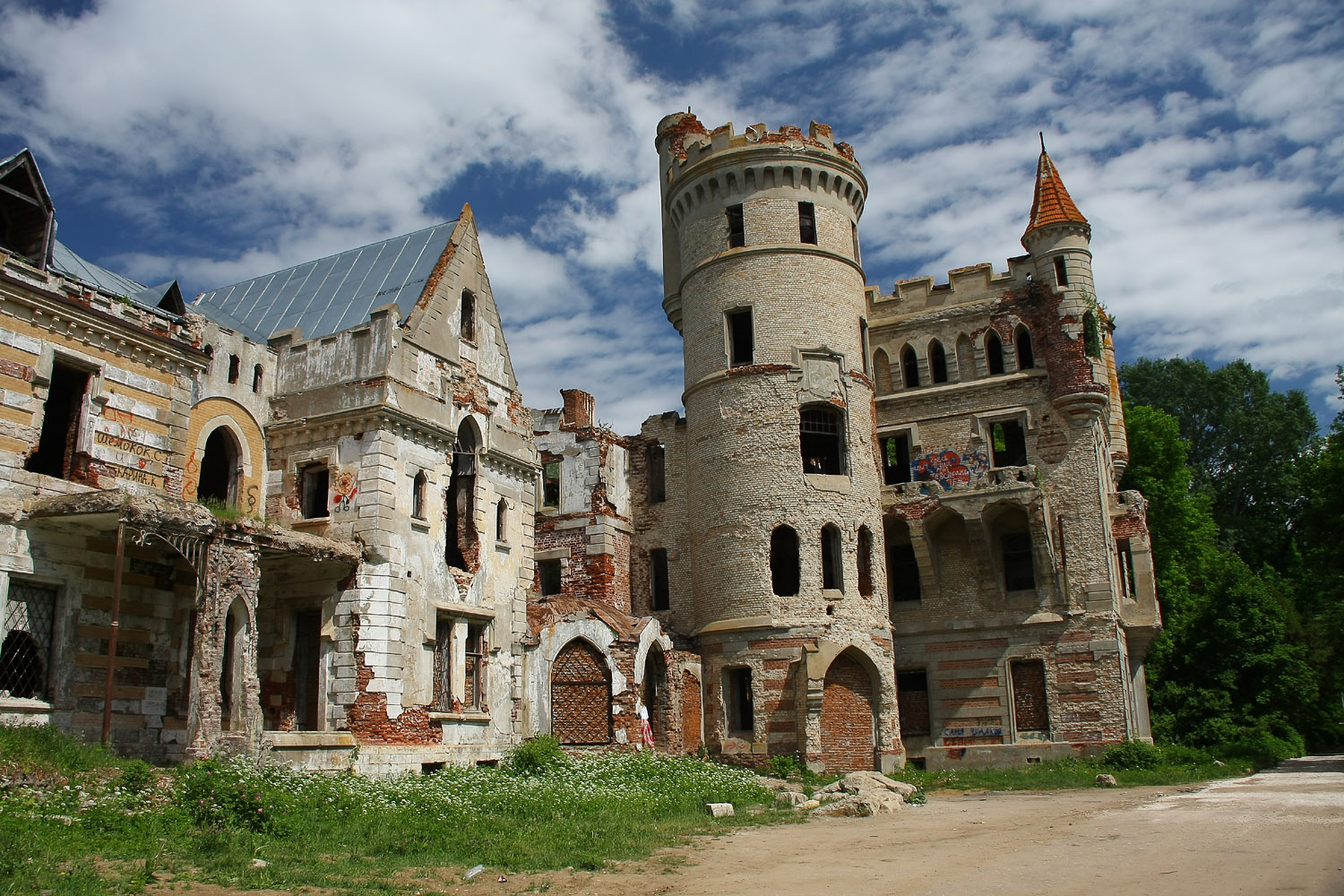 Былая роскошь Муромцево