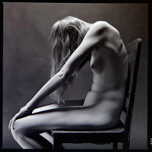 girl on the chair 9868 