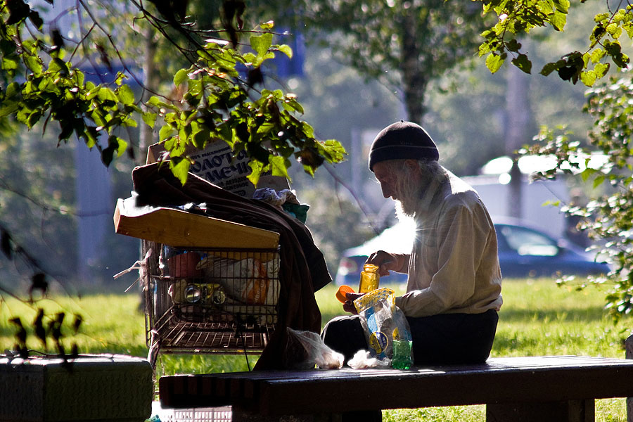 A homeless man БОМЖ, Нищета, Бедность, бездомный