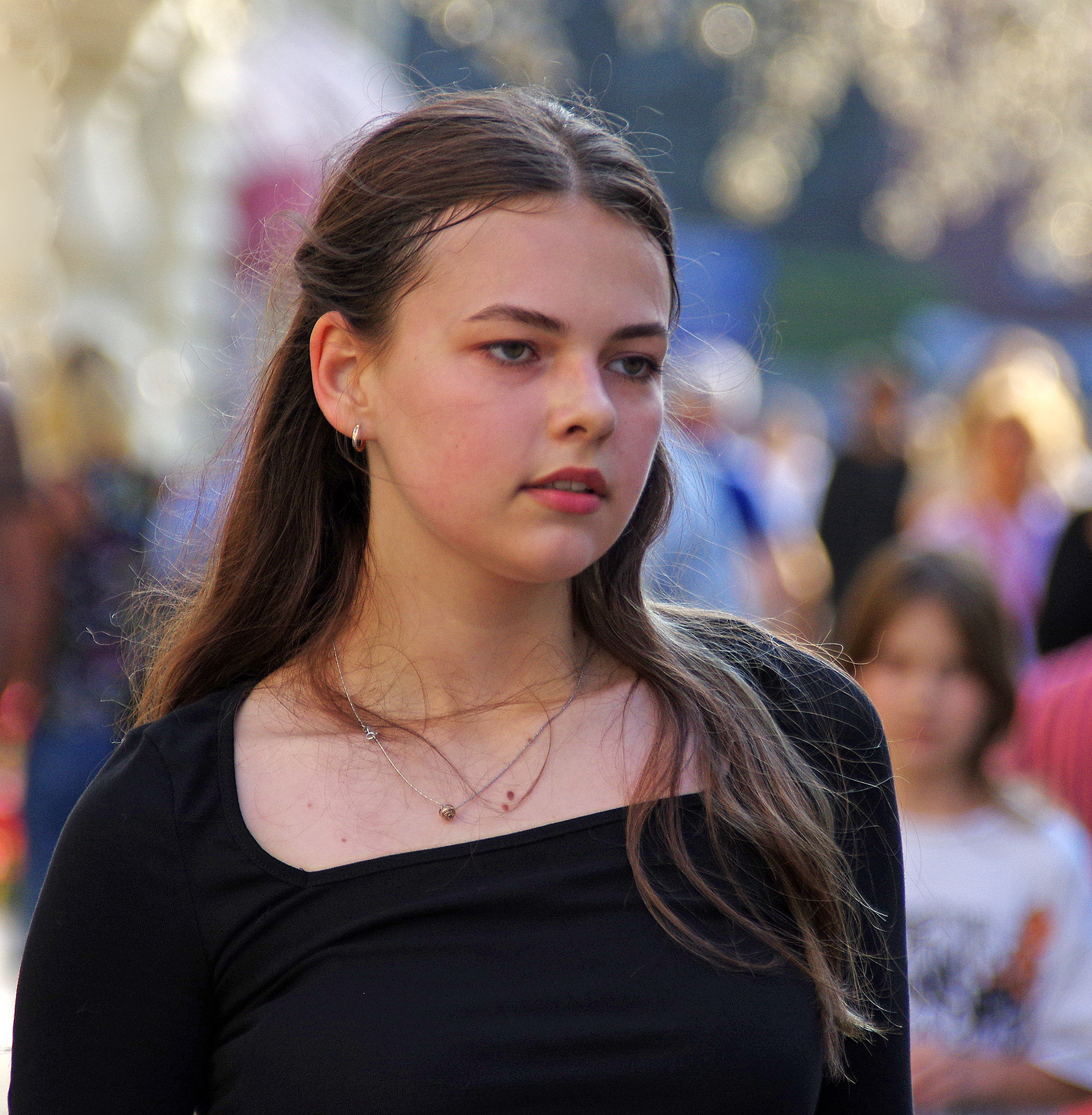 Девушка в чёрном 
