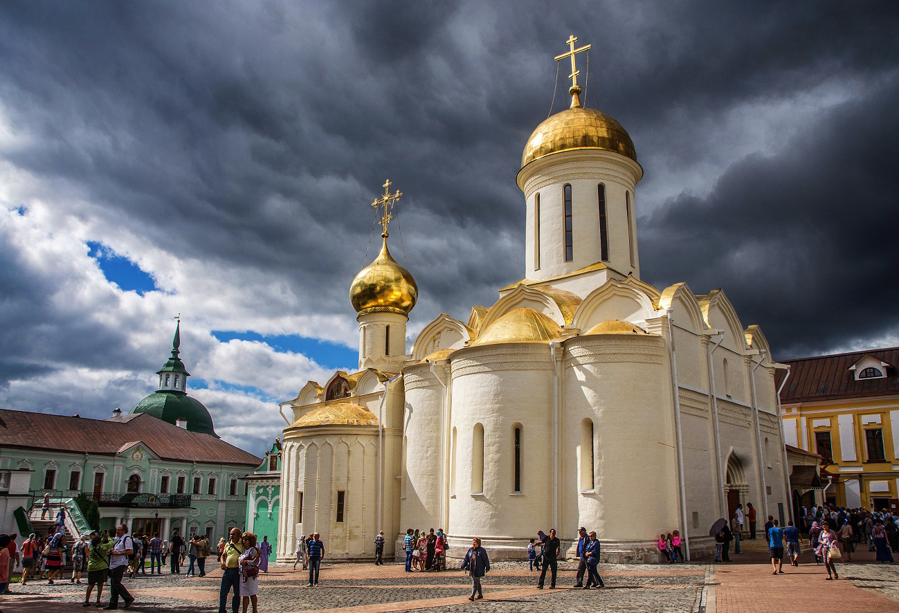 Лавра небо лавра люди