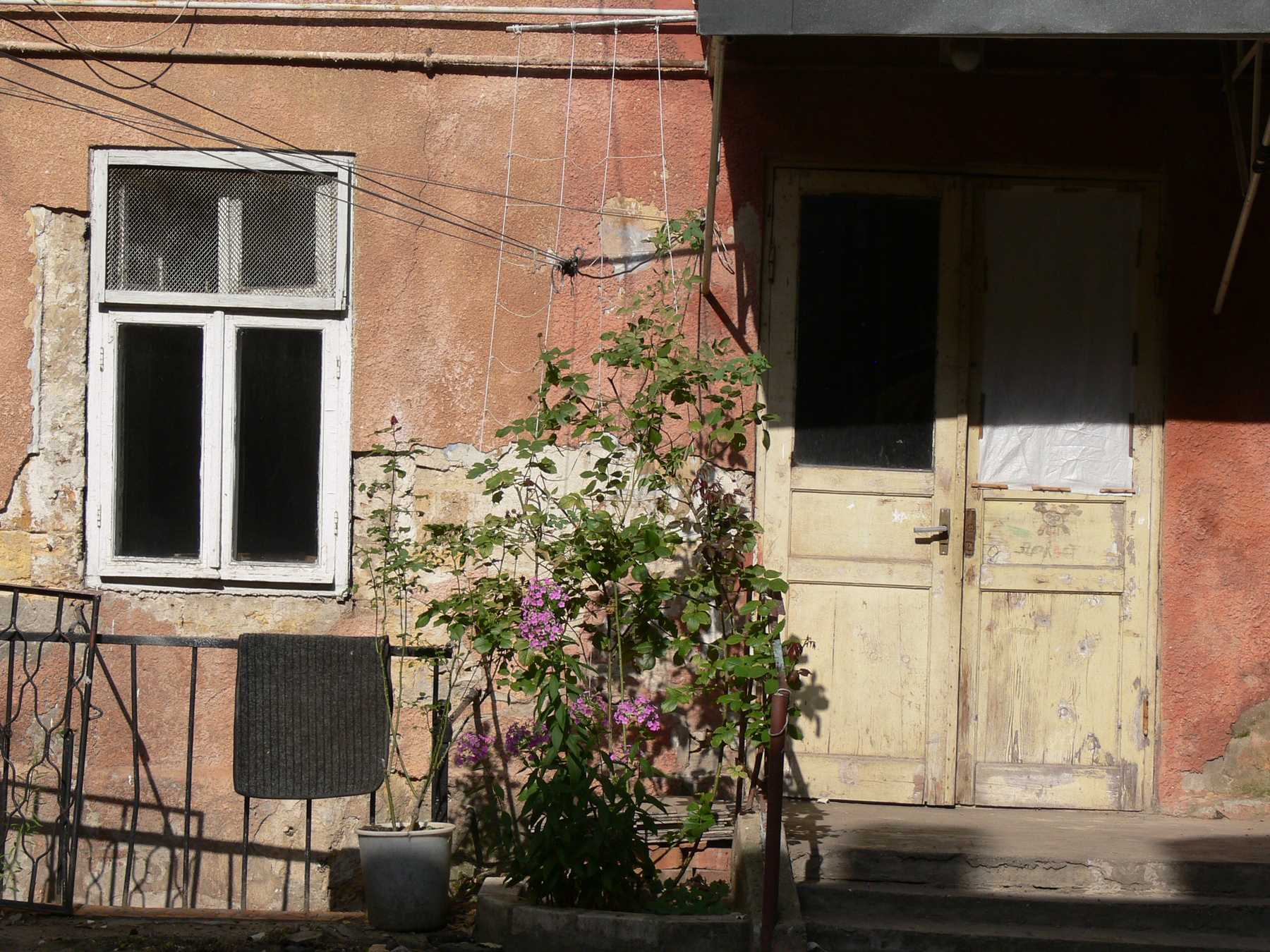 Одесский дворик дверь