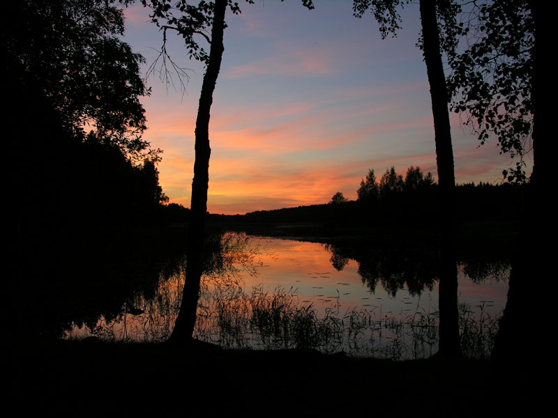 **** Закат, река