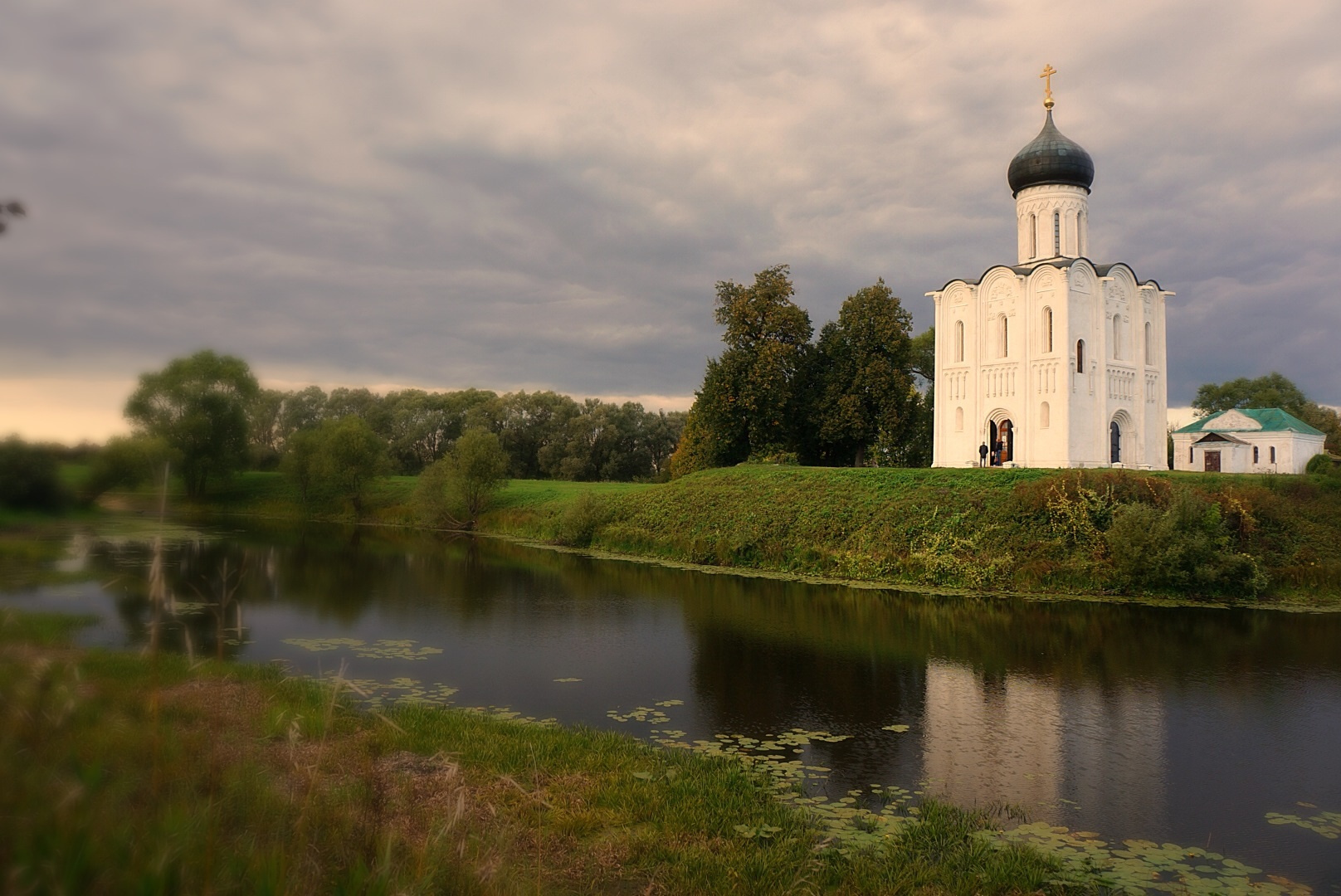 Покой на Нерли. 