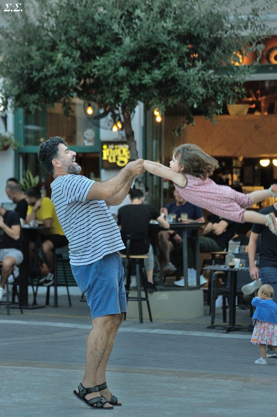 FLYING GIRL 