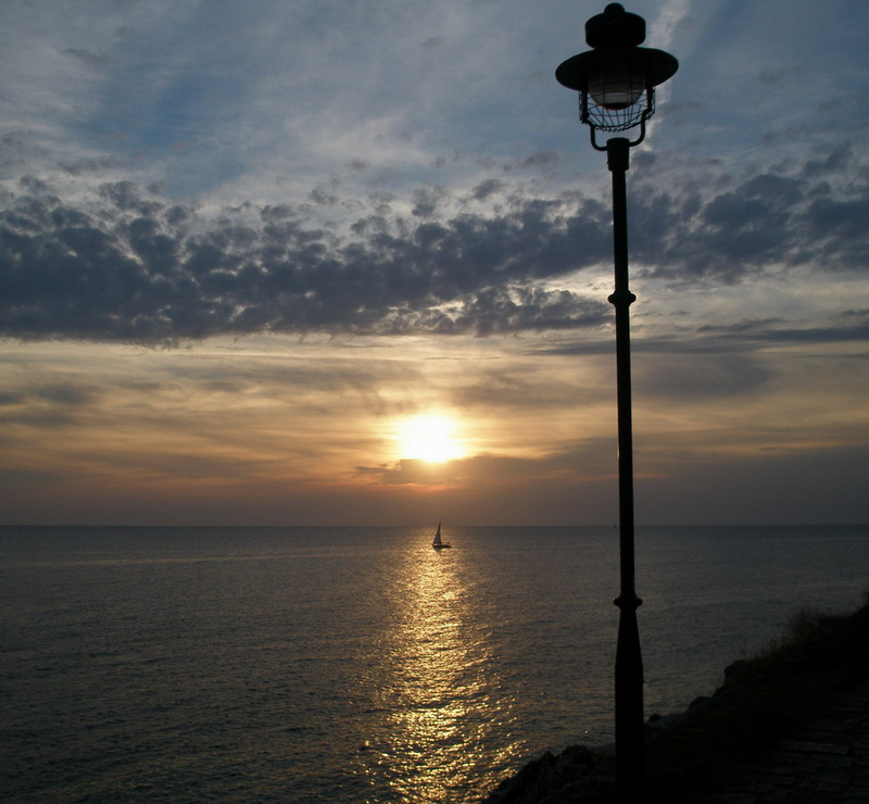 Sunwalk корабль закат фонарь море