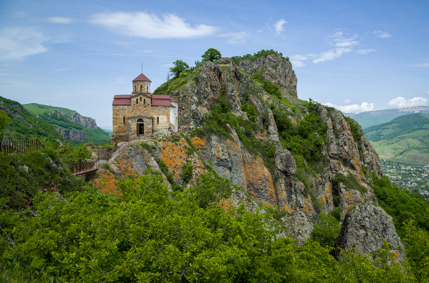 Шоанинский храм горы Кавказ