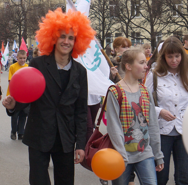 Мир, Труд, Май. Вне политики. 