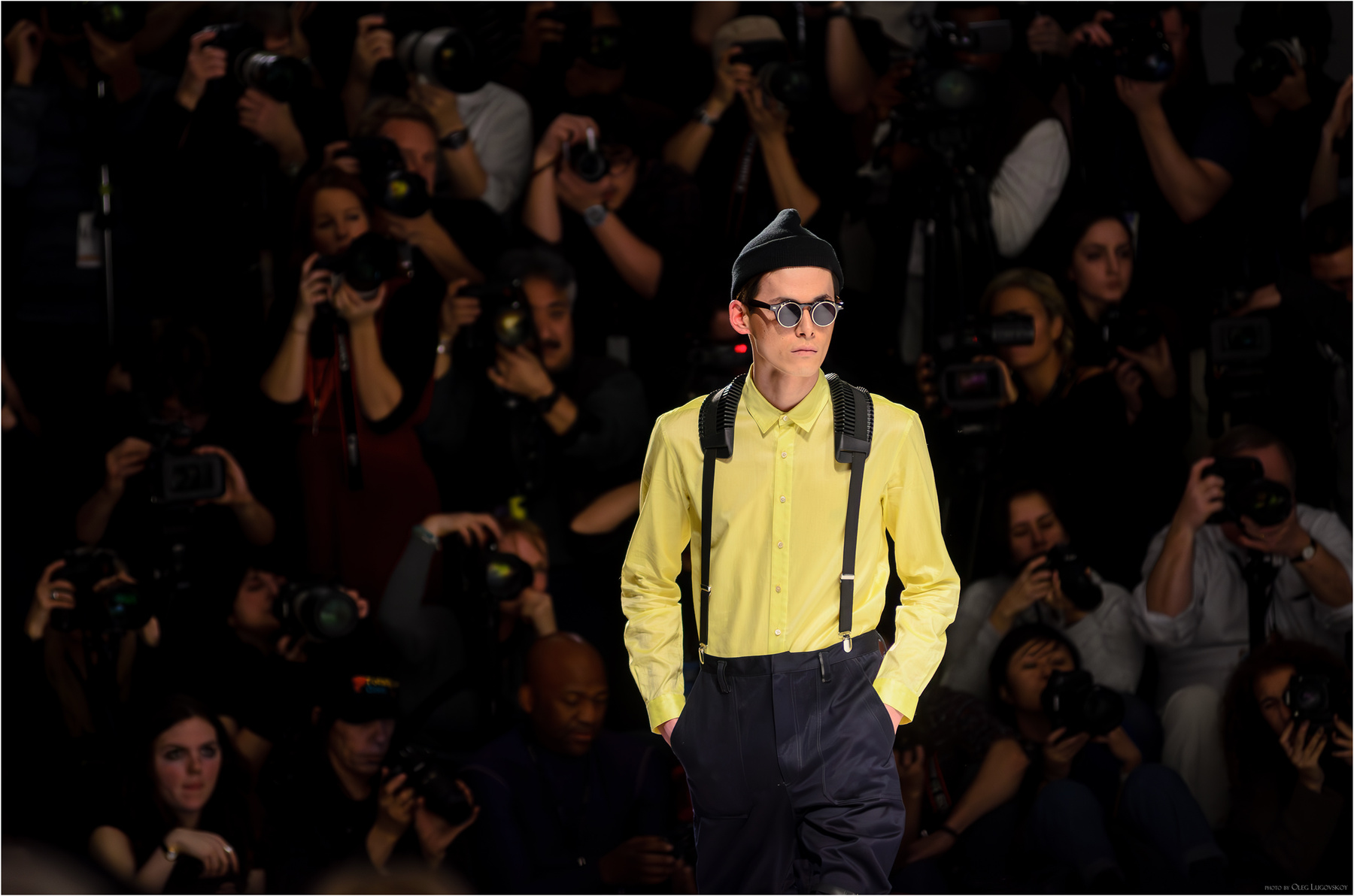 Под модным "прицелом" неделя моды фотографы модель cat walk fashion