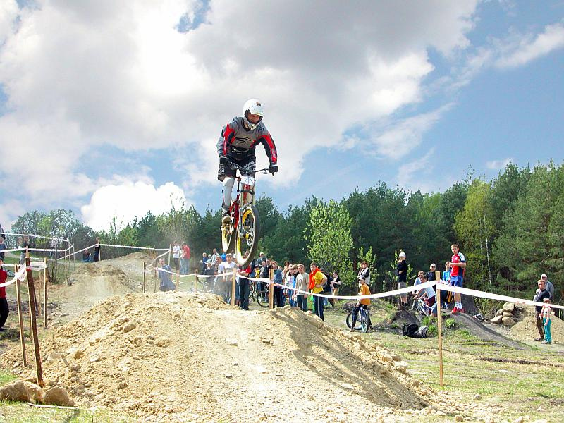 Летать можно на всём велосипед